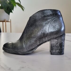 Frye Nora Zip Ankle Boot 6.5 Distressed Metallic Silver Heeled Cowboy Western